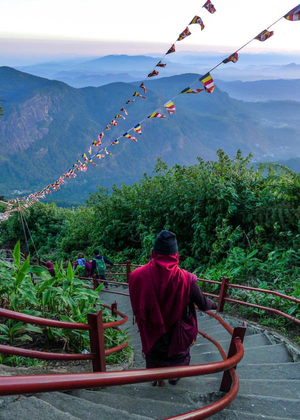 Adam’s Peak Hike – breathtaking sunrise views